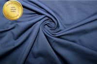 Tmavě modrá teplákovina 250 g/m², šíře 180 cm, 95 % bavlna a 5 % elastan. Pružná bavlněná látka na mikiny, tepláky, šaty a dětské oblečení. EU-úplety atest pro děti
