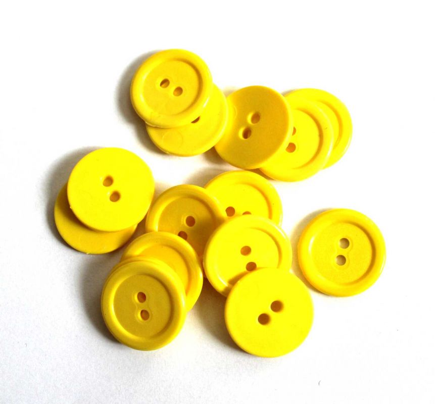 Knoflík plastový 2 cm žlutý Vyrobeno mimo EU