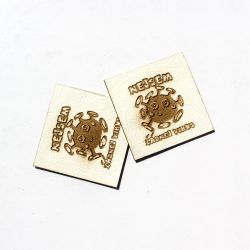 Koženkový štítek gravír - " nejsem virus světlá " vyrobeno v EU