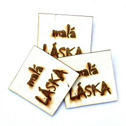 Koženkový štítek gravír BÍLÁ - "malá láska" vyrobeno v EU