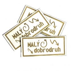 Koženkový štítek gravír - "MALÝ dobrodruh světlý"