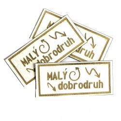 Koženkový štítek gravír - "MALÝ dobrodruh" - varianty vyrobeno v EU