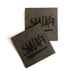 Koženkový štítek gravír - " SWAG"- varianty vyrobeno v EU