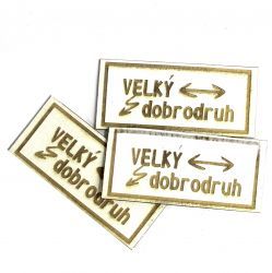 Koženkový štítek gravír - "VELKÝ dobrodruh" - varianty vyrobeno v EU
