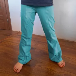 střih na zvonové legíny