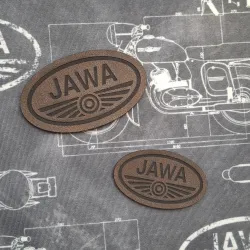 koženková nášivka logo JAWA hnědý | malé 6x3,5cm, velké 8x4,5cm