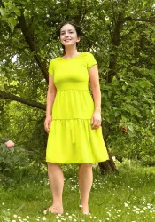 Střih na letní šaty s řasenou patrovou sukní